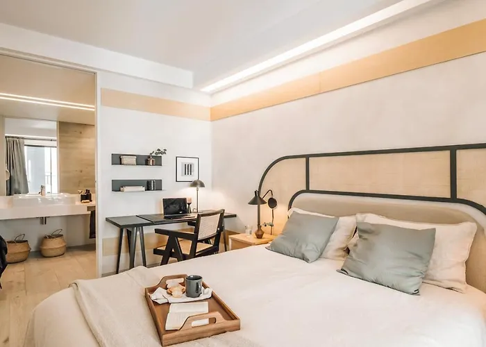 Figaro - 1 Bedroom And Balcony In Santo Antonio