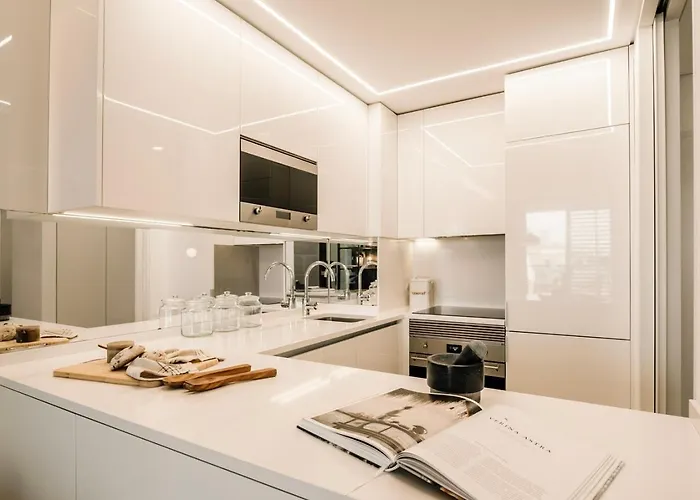 Figaro - 1 Bedroom And Balcony In Santo Antonio شقة