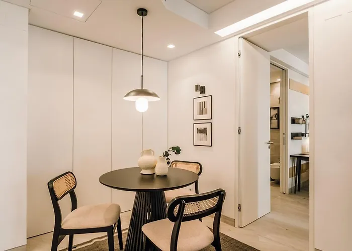 Figaro - 1 Bedroom And Balcony In Santo Antonio