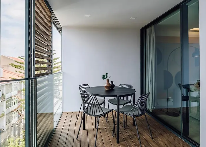 Figaro - 1 Bedroom And Balcony In Santo Antonio