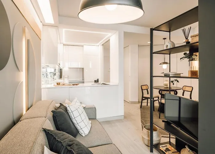 Figaro - 1 Bedroom And Balcony In Santo Antonio