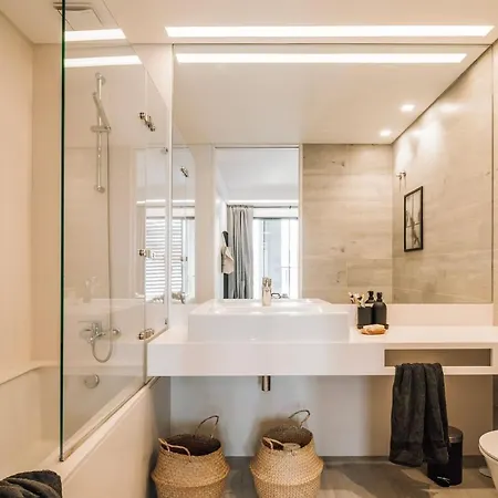 Figaro - 1 Bedroom And Balcony In Santo Antonio * Lissabon