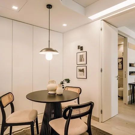 Figaro - 1 Bedroom And Balcony In Santo Antonio