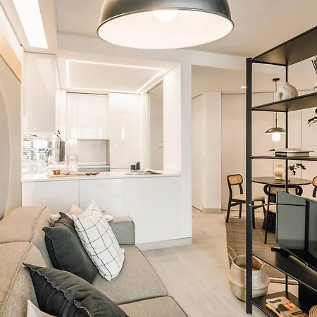 Figaro - 1 Bedroom And Balcony In Santo Antonio